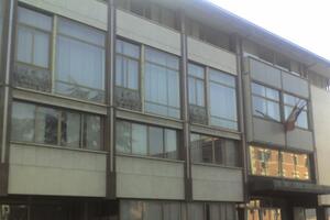 Verifiche straordinarie e misure di sicurezza presso la sede di Carrara della Camera di Commercio a seguito del distacco di una lastra di marmo della copertura