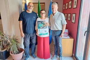Carrara, il Comune aderisce alla campagna di raccolte firme di Confesercenti per salvare i negozi tradizionali