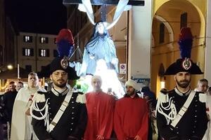 Più pattuglie dei carabinieri durante il periodo Pasquale