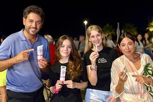 Sicurezza stradale: successo per l'iniziativa dei giovani della Lega a Marina di Massa. Distribuiti oltre 300 alcoltest e spiegato il nuovo codice salva vite da Toschi e Barabotti