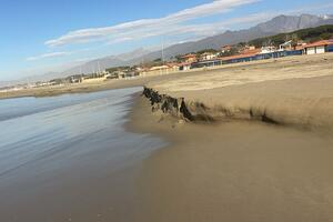 Erosione della costa: i Paladini Apuoversiliesi chiedono incontri in tutti i comuni e tutte le regioni