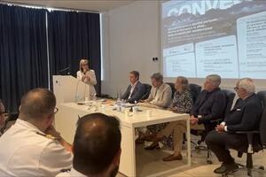 Specializzazione e identità portuale: Marina di Carrara tra competitività mediterranea, apertura verso il Nord Africa e sfide geopolitiche globali