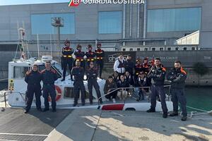 La Capitaneria di Porto di Marina di Carrara apre le porte agli studenti dell’istituto nautico “Michele Fiorillo”