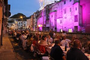Musica, scultura, gastronomia, performance e installazioni: venerdì 24 e sabato 25 a Carrara la terza edizione di ‘C/Art, creativi in dialogo’. Tutti esauriti i 600 posti per la Carrareccia