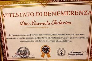 La Protezione Civile di Fivizzano premia l'avvocato Carmela Federico con l'Attestato di Benemerenza