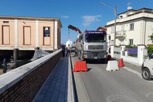 Lavori di manutenzione al Brugiano a Massa per garantire la piena efficienza dell'impianto: l'intervento del Consorzio. Chiusa al traffico via Padova