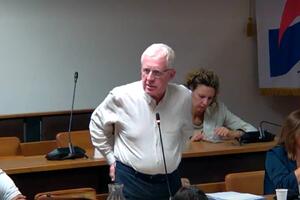Consiglieri di Pd, Pri e Lista Arrighi di Carrara contro Andrea Figaia  della Cisl