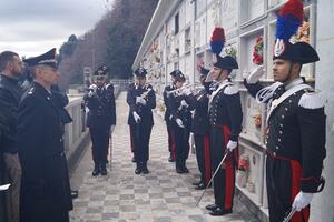 Carrara: i Carabinieri celebrano il 10° anniversario della morte del Maresciallo Aiutante s.UPS Antonio Taibi, decorato di Medaglia d’Oro al Valor Civile alla “Memoria”