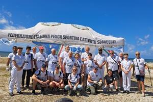 Successo per la Giornata dell'ambiente: il 5 giugno a Marina di Carrara in azione i volontari di Pulispiagge e Pulifondali