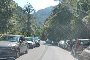 Guadine, viabilità al collasso: recuperare le aree dismesse delle vecchie segherie per nuovi parcheggi e istituire un servizio di bus navetta. La proposta di Fratelli d'Italia Massa