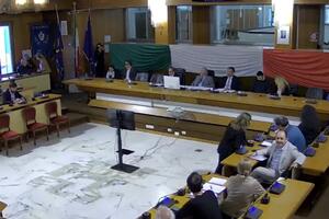 Il seggio vuoto del Prefetto: quando la correttezza istituzionale viene scambiata per indifferenza