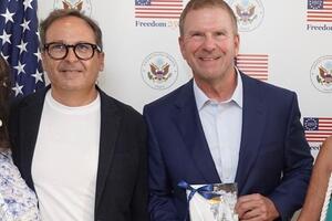 Il sindaco di Massa incontra l’Ambasciatore degli Stati Uniti a Livorno: 250 anni di amicizia tra Italia e USA