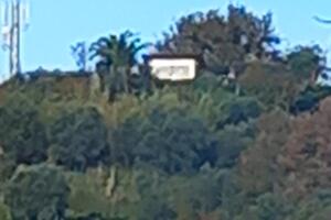 Manufatto insolito sulle colline del Candia: Italia Nostra massa Montignoso chiede spiegazioni