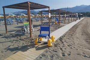 Cinquale, Green Beach sempre più inclusiva: nuovi investimenti e attrezzature per garantire accessibilità e diritti