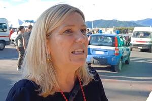 Sbarcati i 190 migranti della SeaWatch a Marina di Carrara: &quot;Siamo il primo porto d&#039;Italia insieme a Brindisi per sbarchi&quot; dice il sindaco di Carrara Arrighi
