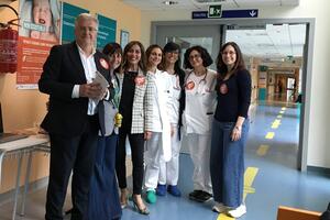 "Proteggi il tuo bambino, non scuoterlo mai": un info point nei giorni scorsi all'ospedale Apuane