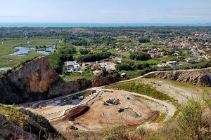 La discarica di Cava Fornace va chiusa a spese del gestore: l'appello di Giampaoli di Italia Nostra Massa Montignoso al sindaco Gianfranceschi