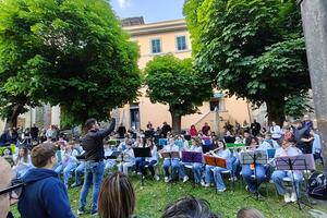 "Camminando mi sol": successo a Fivizzano per il saggio musicale dell'Istituto Moratti Bonomi