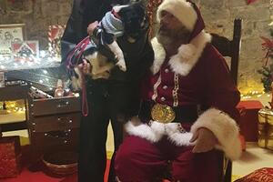 Cinque amiche e un sogno: a Pontremoli prende vita la magia nella Casetta di Babbo Natale