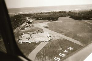 La storia dell'aeroporto del Cinquale nel nuovo libro dello storico massese Franco Frediani