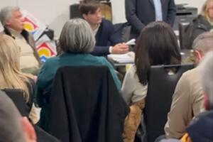 Il consigliere regionale Jacopo Ferri porterà la questione del Murlungo in Regione: successo di pubblico e di intenti per l'incontro con Avenza Si R-Esiste e Associazione Futura