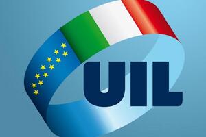 Lavori a Carrara, chiuso l'accesso alla sede UIL. Il commento: "Problemi di sicurezza e danno economico rilevante ai servizi. Riaprire immediatamente l'accesso"
