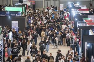 A Carrara torna il Salone dello Studente - Attesi 5mila studenti l'1-2 ottobre a Carrara Fiere