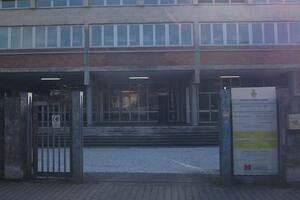 "No all'accorpamento del liceo scientifico Marconi. Valettini dica se sta col governo o con studenti e famiglie ": il sindaco di Carrara Arrighi in polemica contro il nuovo presidente della Provincia