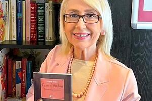 Marina Pratici presenta il suo libro in Olanda e lania un nuovo premio letterario in terra apuana
