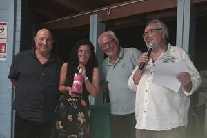 Burraco per beneficianza al Bagno Fortino di Marina di Massa: raccolti 800 euro per la Caritas di Cervara
