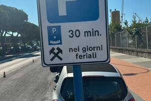Massimiliano Bernardi, Gruppo Civico: "Marina di Carrara il paradosso dei parcheggi. Tra i limiti per il Club Nautico e i privilegi per il TISG di Costantino"