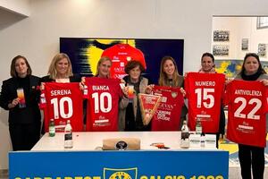 Carrarese e amministrazione comunale di Carrara contro la violenza sulle donne