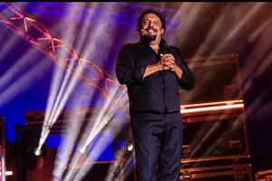 Sale la febbre per Enrico Brignano: sold out per lo spettacolo di Carrara Fiere dell'11 aprile