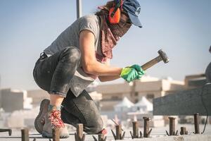 Carrara città creativa Unesco: gli scultori Irena Posner e Nicola Fucci protagonisti a Riyadh