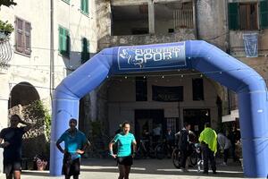Grande partecipazione alla sesta edizione della corsa ludico-motoria dedicata al Trofeo "Cosimo I de' Medici", nel 450° anniversario della morte del Granduca di Toscana