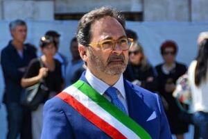 Massa Carrara prima in Toscana per mortalità, bassa natalità e incidenza malattie oncologiche non inclusa nell'elenco delle strutture attivate a breve col Pnrr: la critica, dura, del sindaco Persiani