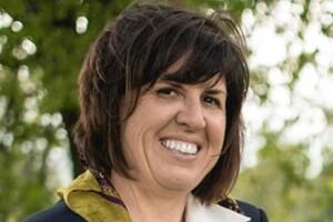 Valettini sindaco Pd appoggiato, anche,  dal centro destra per la carica di presidente della Provincia: l&#039;ex sindaco Pd di Fosdinovo Camilla Bianchi parla di torbido grigiore di posizione politiche  e di tradimento