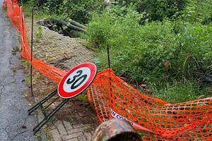 Diversi fenomeni di smottamento lungo la strada provinciale di Castelpoggio:  i consiglieri Manuel e Tenerani chiedono interventi immediati della Provincia