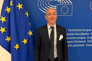 “Un anno di attesa per un intervento alla cataratta. Altro che modello toscano, è un fallimento”: la critica del consigliere regionale Marco Guidi di Fdi