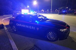 Rapinarono due utenti del bancomat: arrestati a Carrara dai Carabinieri due  giovani malviventi italiani