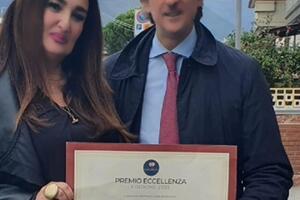 L’Associazione &quot;La Rivincita&quot; Conferisce il &quot;Premio Eccellenza 2025&quot; all&#039;avvocato Jacopo Ferri per il Sostegno al Progetto contro la Violenza di Genere