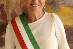 "La senatrice Campione si ricorda di Carrara solo per fare strumentalizzazioni politiche": il sindaco Arrighi replica alla senatrice di FdI sui problemi di sicurezza di Carrara