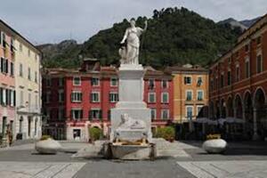 Partono a Carrara i restauri della statua di Beatrice d'Este, della statua della Sirena e a Codena del monumento ai caduti