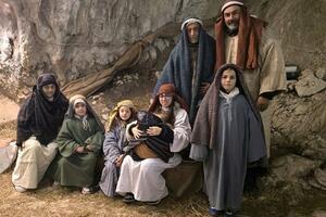 Presepe Vivente di Equi Terme 2026: partito il nuovo allestimento che prevede il ritorno del treno speciale e i fuochi per la nuova era