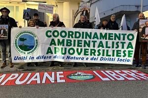 &quot;Il parco che non c&#039;è&quot;: la contestazione degli ambientalisti del 25 novembre sotto la sede del Parco delle Apuane