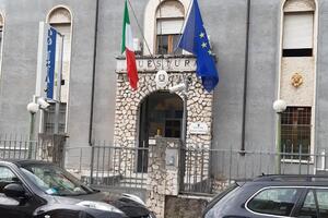 Un uomo di 70 anni perseguita la vicina di casa di 57: il questore emana un provvedimento per stalking