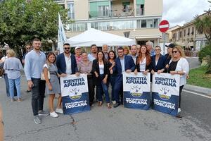 Noi della Lega siamo vicini alle persone e ai loro bisogni: il ministro della disabilità  Alessandra Locatelli a Marina di Massa per sostenere la campagna elettorale di Andrea Tosi