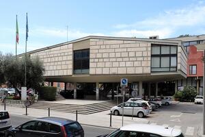Prorogata al prossimo 31 dicembre la sospensione del pagamento della sosta in gran parte del centro di Carrara per tutti e la gratuità dei parcheggi per i residenti in tutta la città