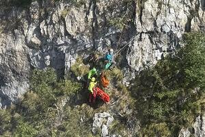 Intervento complesso sulla &quot;Cresta degli Angeli&quot;, sul Monte Altissimo. Soccorse cinque persone, un ferito evacuato in parete
