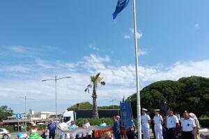 Stamani a Marina di Carrara la cerimonia per l'assegnazione della Bandiera Blu